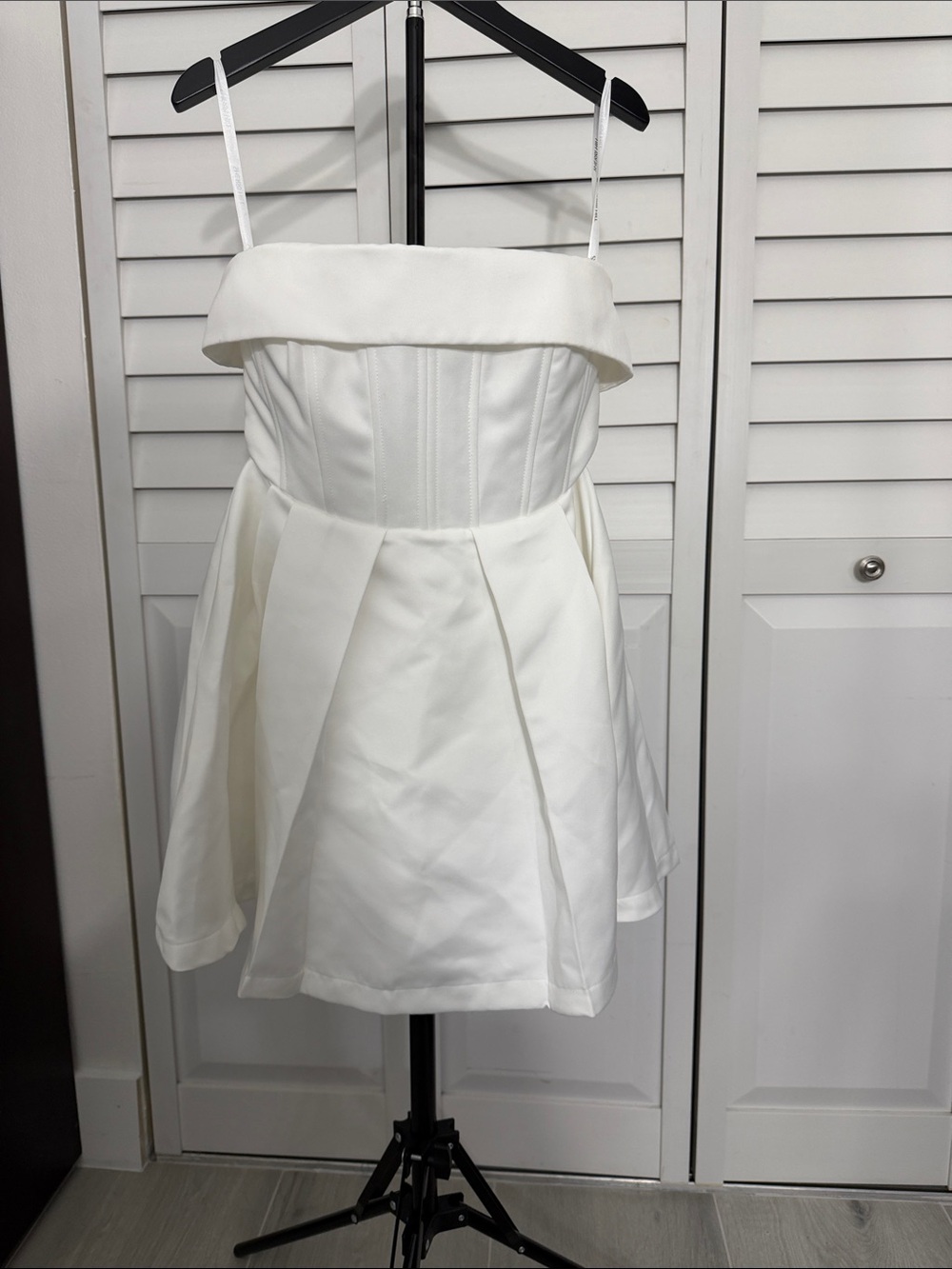 Sherri Hill White Satin Mini Dress with Fold-Over Bandeau and Spaghetti Straps